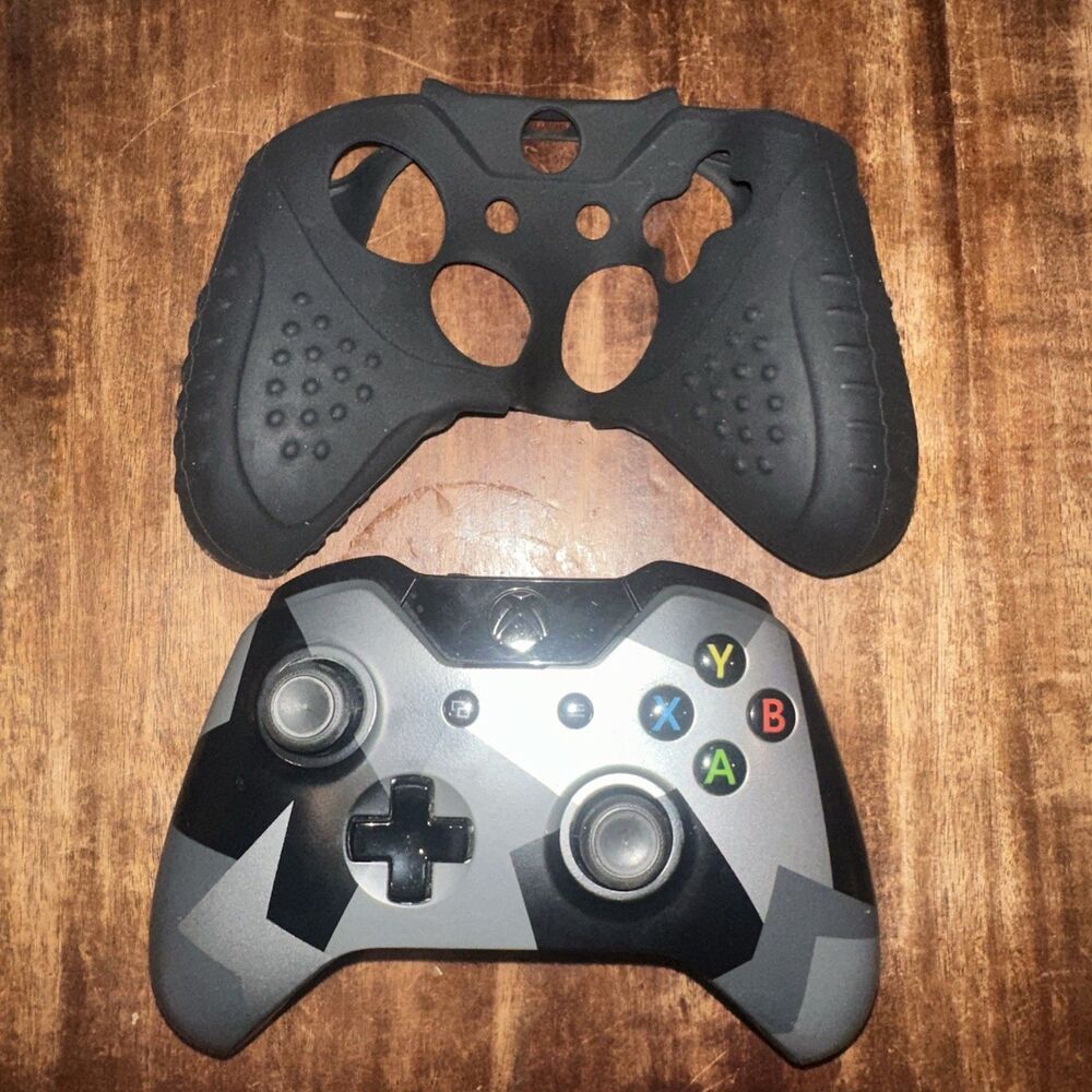 Xbox One Special Edition Covert Forces Wireless Controller 1697